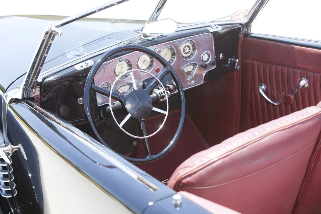 1937 Cord 810 & 812 - Image 19 of 31