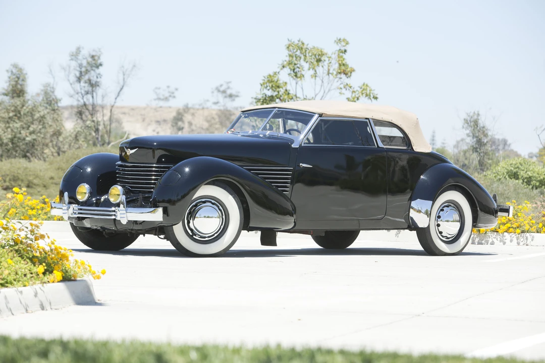 1937 Cord 810 & 812 - Image 6 of 31