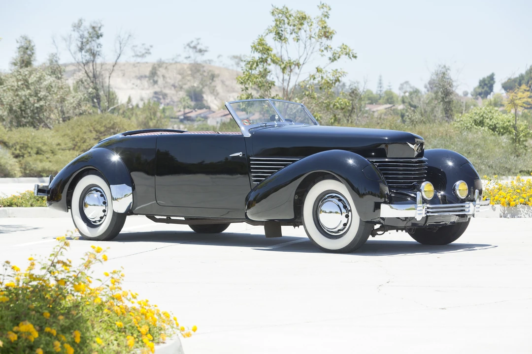 1937 Cord 810 & 812 - Image 5 of 31