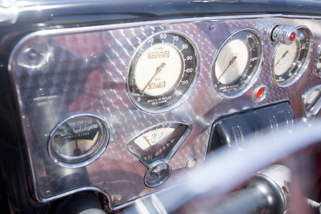 1937 Cord 810 & 812 - Image 16 of 31