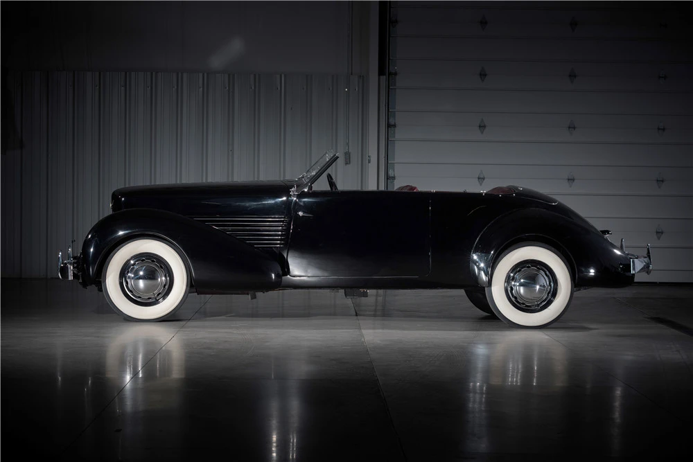 1937 Cord 810 & 812 - Image 5 of 5