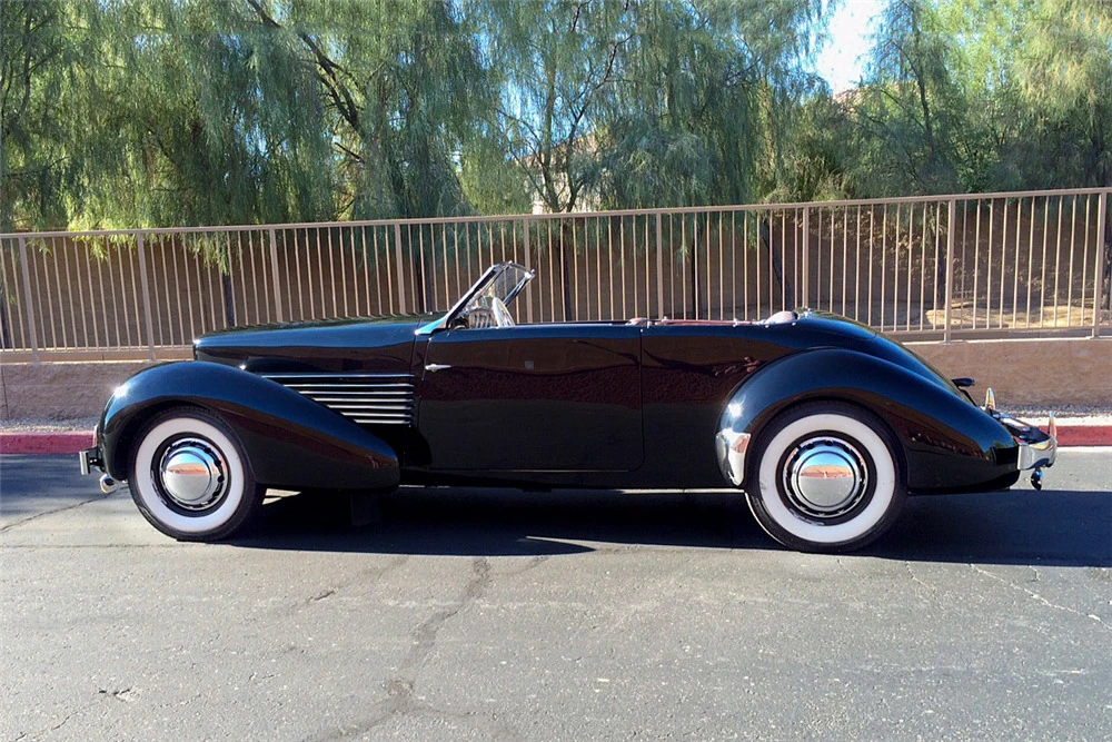 1937 Cord 810 & 812 - Image 5 of 5