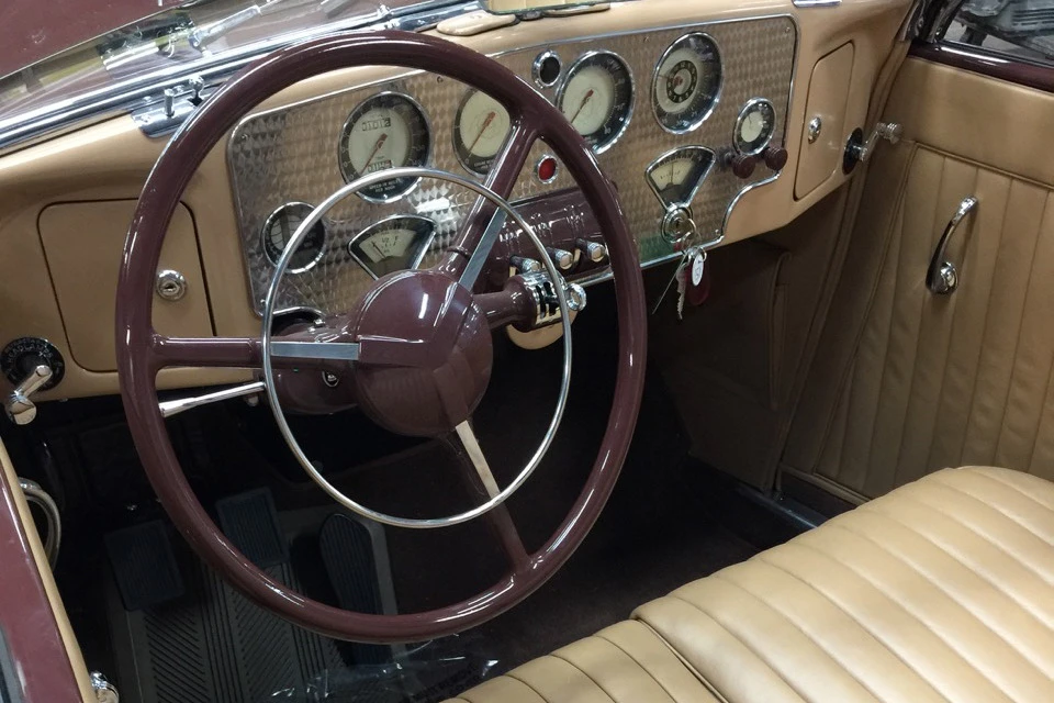 1937 Cord 810 & 812 - Image 4 of 5