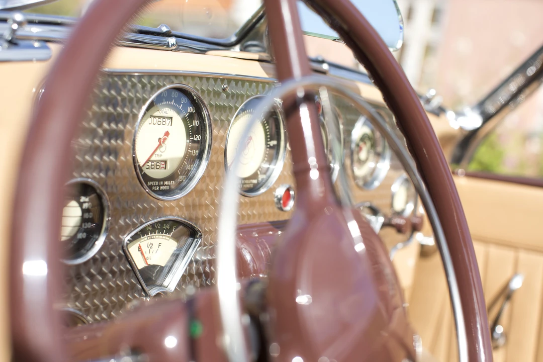 1937 Cord 810 & 812 - Image 16 of 22