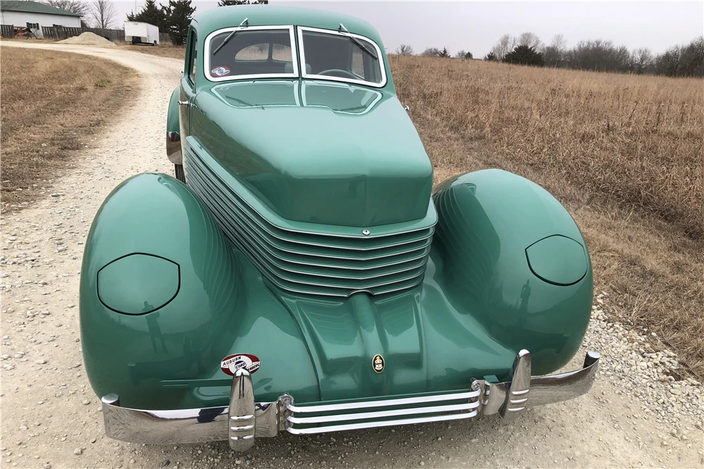 1937 Cord 810 & 812 - Image 5 of 6