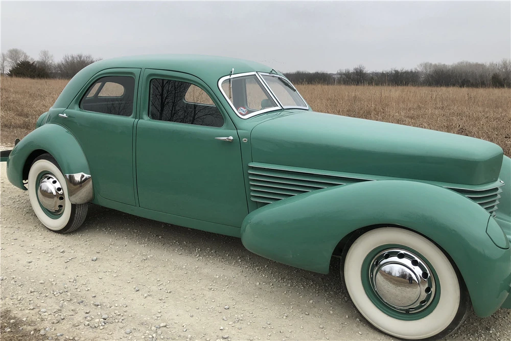 1937 Cord 810 & 812 - Image 6 of 6