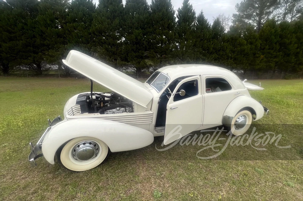 1937 Cord 810 & 812 - Image 7 of 9