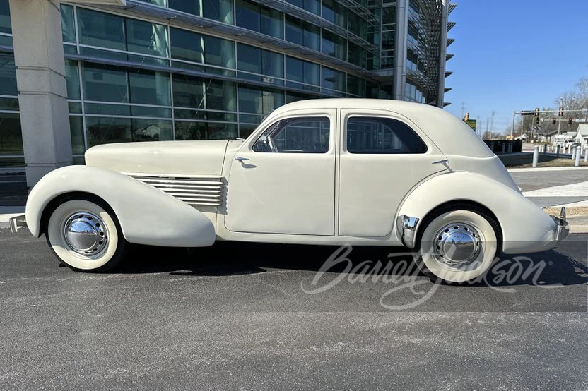 1937 Cord 810 & 812 - Image 6 of 24