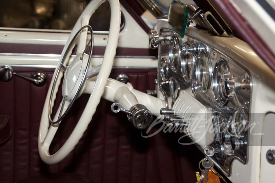 1937 Cord 810 & 812 - Image 8 of 24