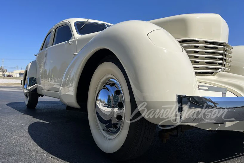 1937 Cord 810 & 812 - Image 12 of 24