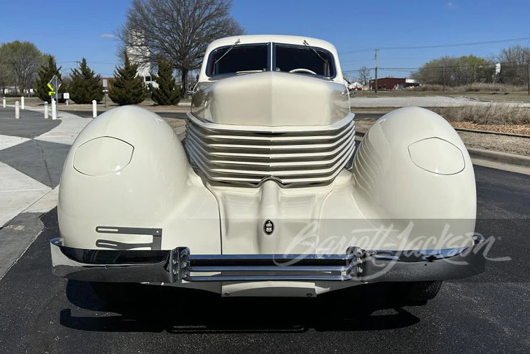 1937 Cord 810 & 812 - Image 13 of 24