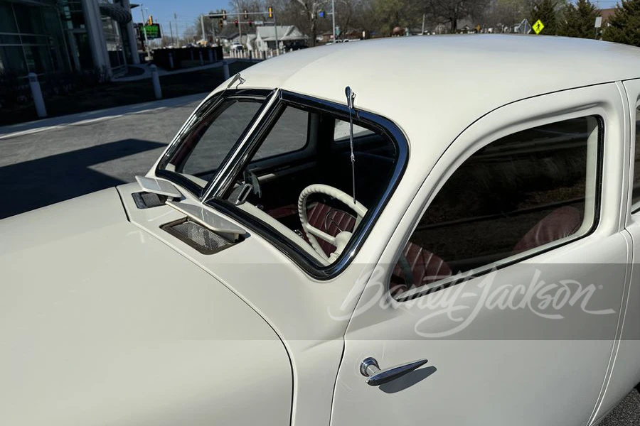 1937 Cord 810 & 812 - Image 17 of 24