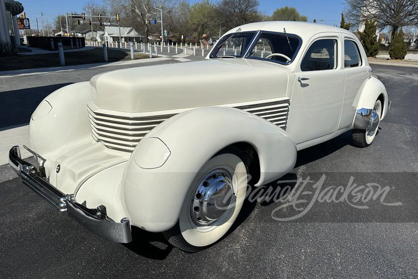1937 Cord 810 & 812 - Image 20 of 24
