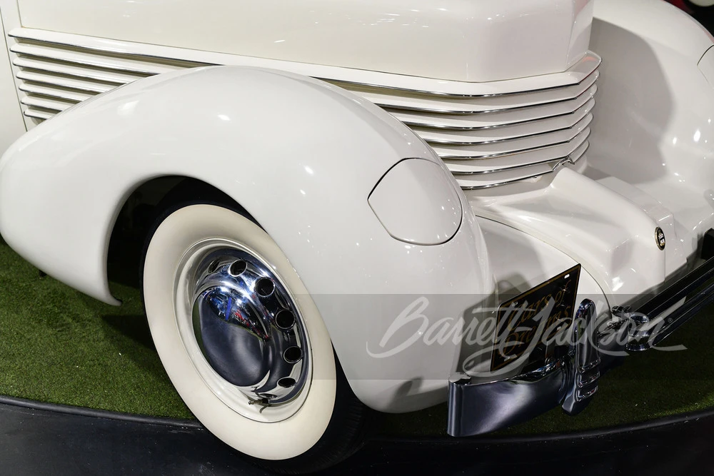 1937 Cord 810 & 812 - Image 12 of 16