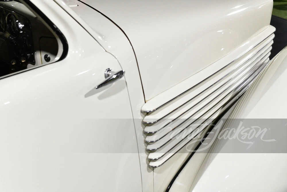 1937 Cord 810 & 812 - Image 14 of 16