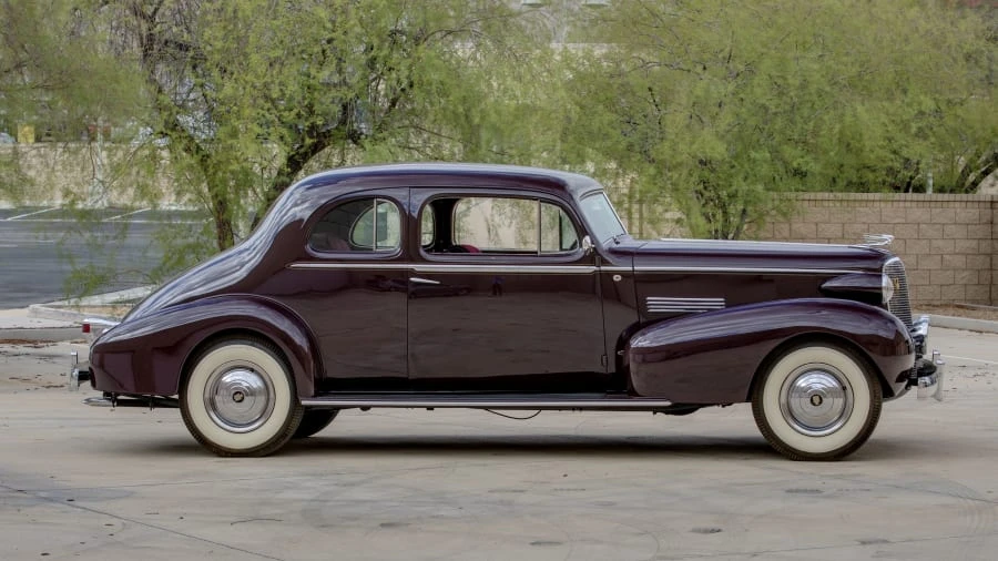 1937 Cadillac V-12 - Image 2 of 12