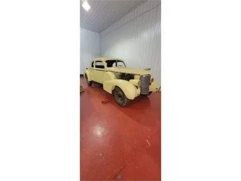 1937 Cadillac Fleetwood