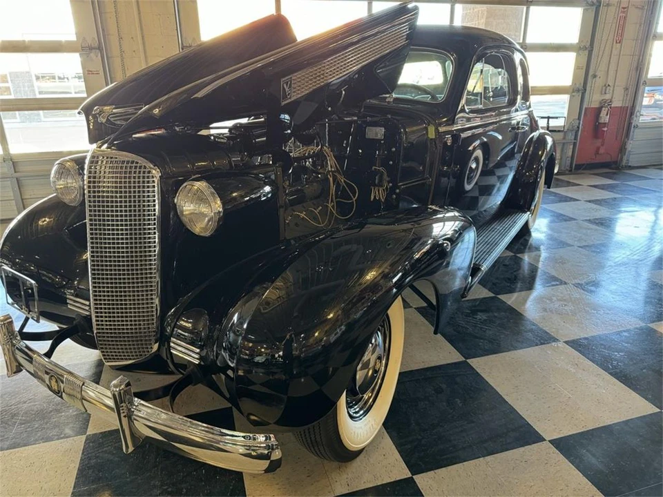 1937 Cadillac Series 60 - Image 25 of 31