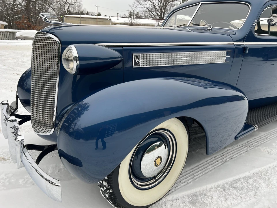 1937 Cadillac Series 60 - Image 10 of 31