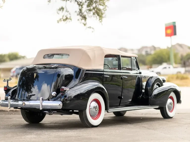 1937 Cadillac V-12 - Image 11 of 31