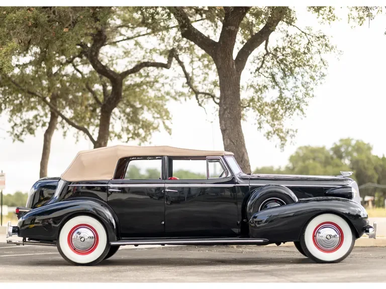 1937 Cadillac V-12 - Image 6 of 31
