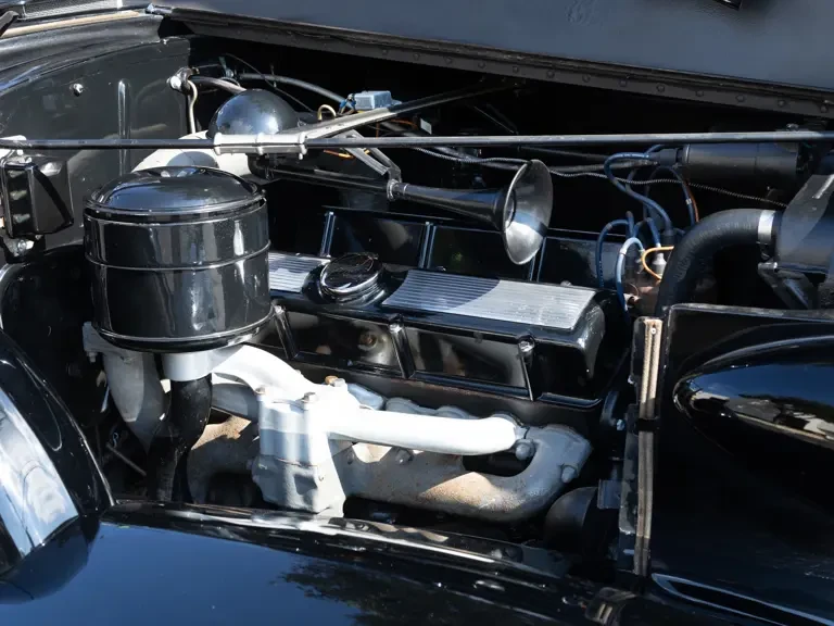 1937 Cadillac V-12 - Image 4 of 31