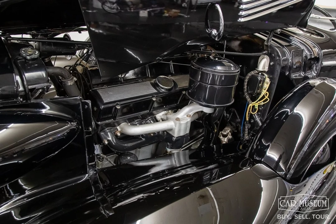 1937 Cadillac V-12 - Image 19 of 21
