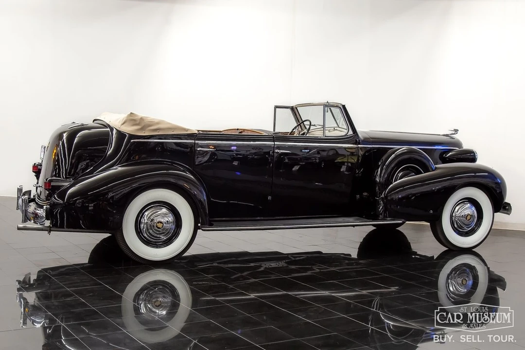 1937 Cadillac V-12 - Image 11 of 21