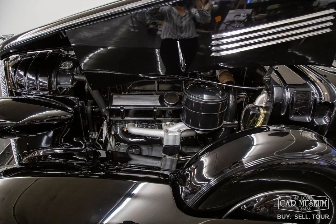 1937 Cadillac V-12 - Image 7 of 21