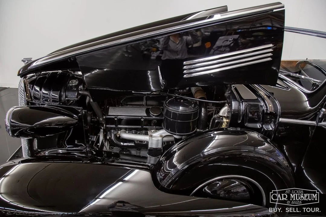 1937 Cadillac V-12 - Image 18 of 21