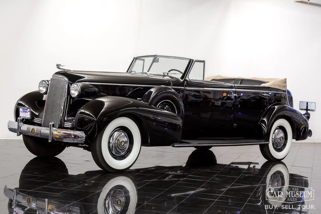 1937 Cadillac V-12 - Image 15 of 21