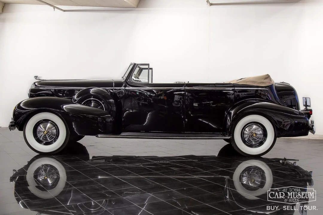 1937 Cadillac V-12 - Image 3 of 21