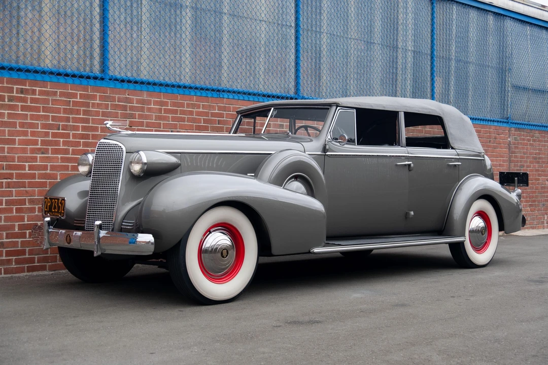 1937 Cadillac V-12 - Image 30 of 31