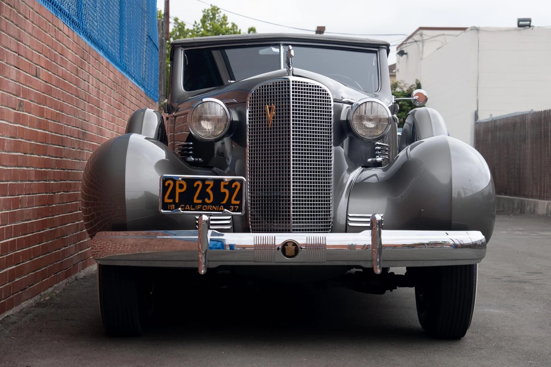 1937 Cadillac V-12 - Image 26 of 31