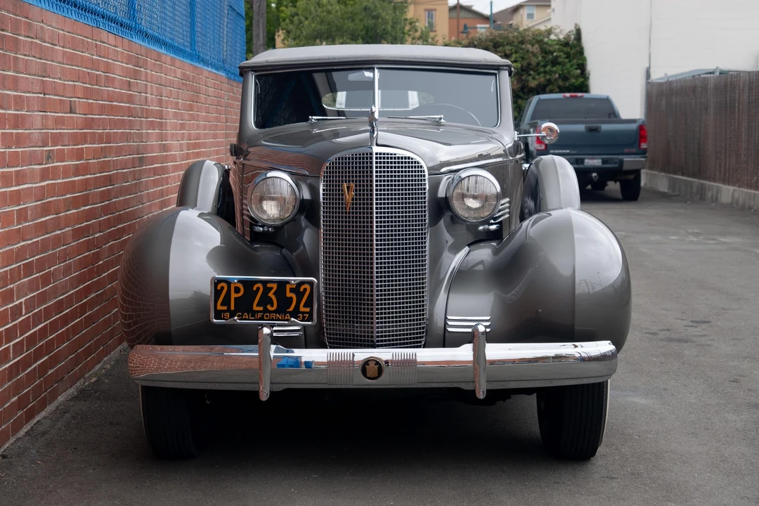 1937 Cadillac V-12 - Image 27 of 31