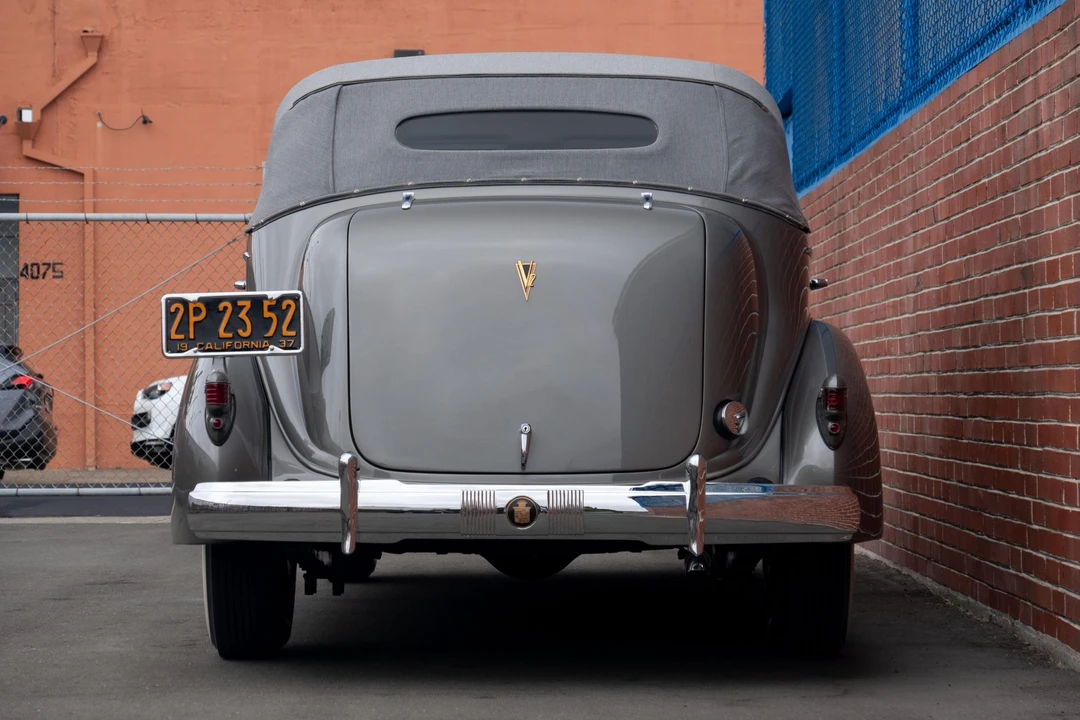 1937 Cadillac V-12 - Image 24 of 31
