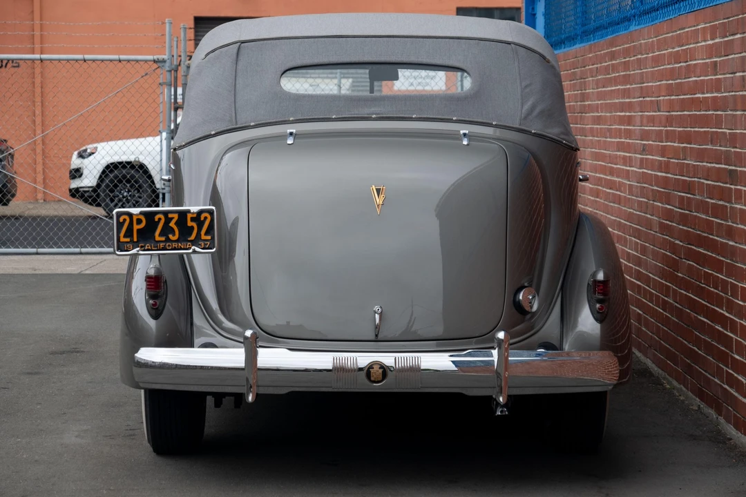 1937 Cadillac V-12 - Image 25 of 31