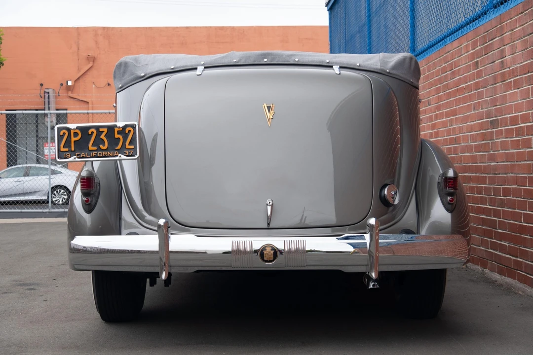1937 Cadillac V-12 - Image 23 of 31