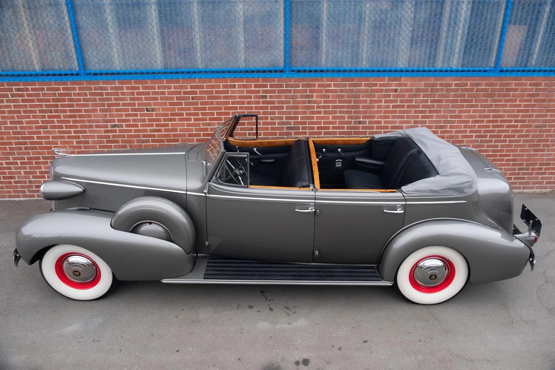 1937 Cadillac V-12 - Image 18 of 31