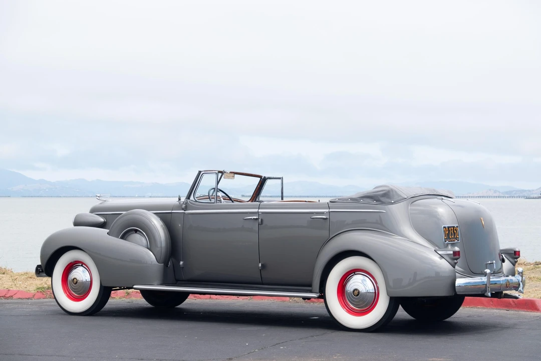 1937 Cadillac V-12 - Image 5 of 31