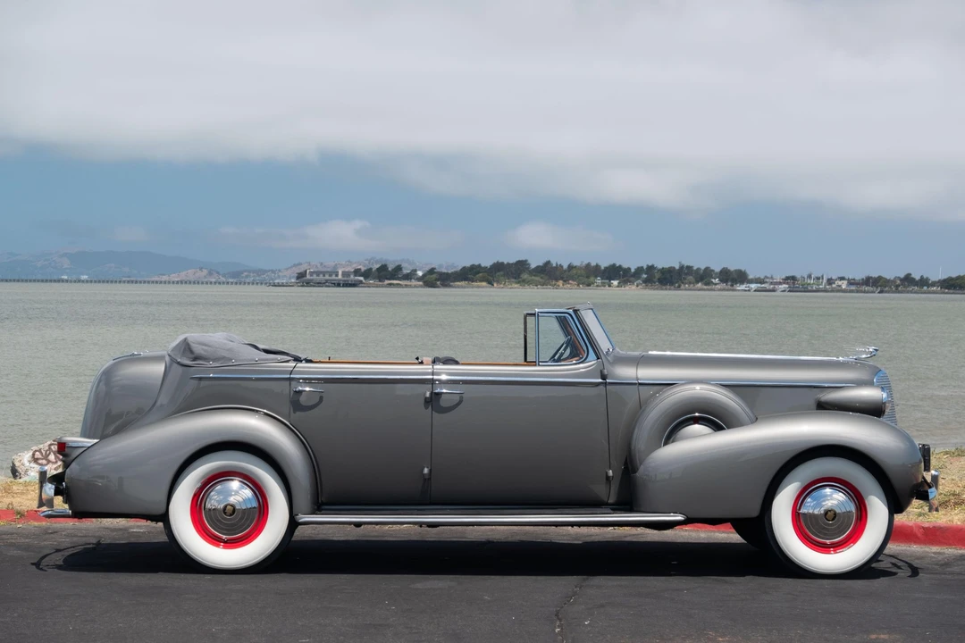 1937 Cadillac V-12 - Image 9 of 31