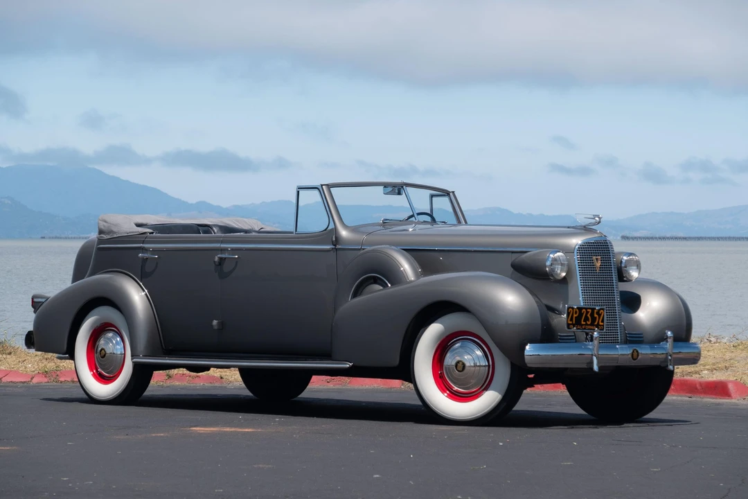 1937 Cadillac V-12 - Image 11 of 31