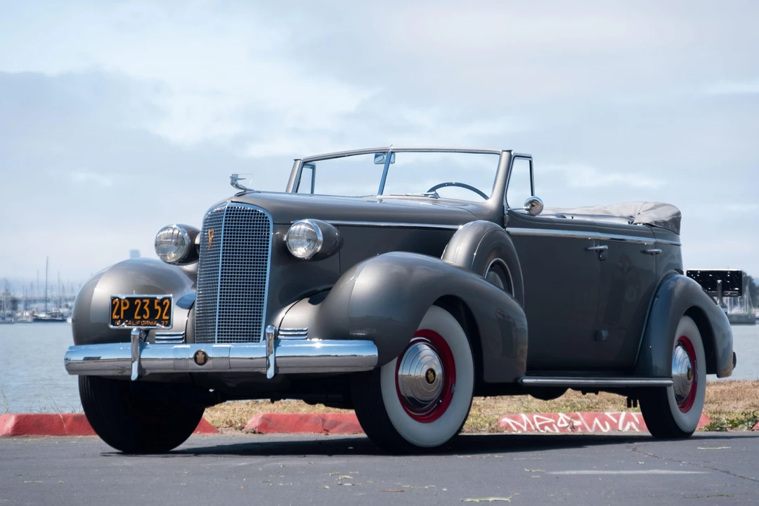1937 Cadillac V-12 - Image 3 of 31