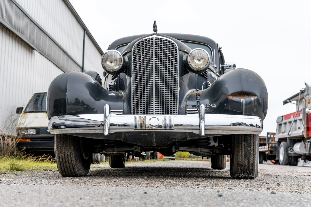 1937 Cadillac V-12 - Image 11 of 31