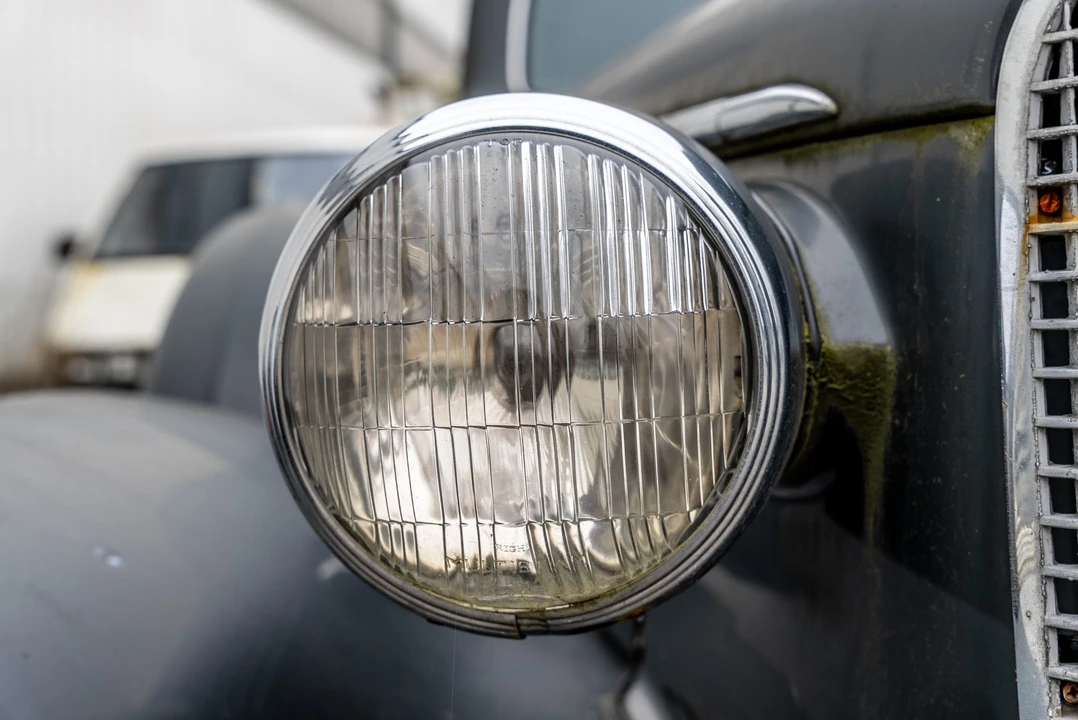 1937 Cadillac V-12 - Image 12 of 31