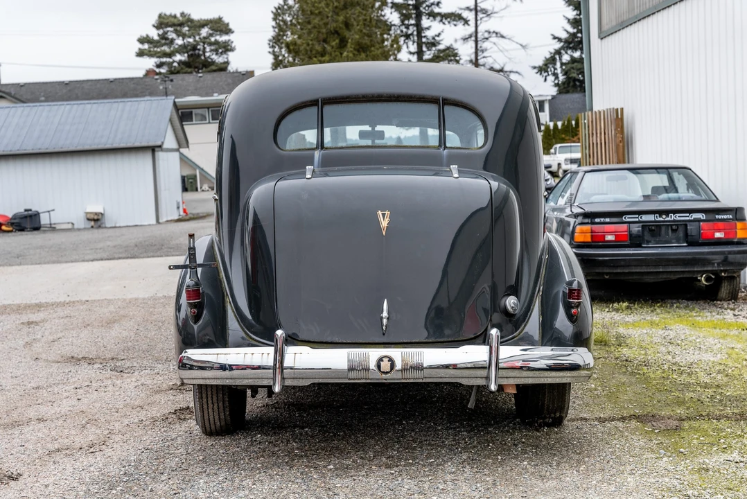 1937 Cadillac V-12 - Image 6 of 31