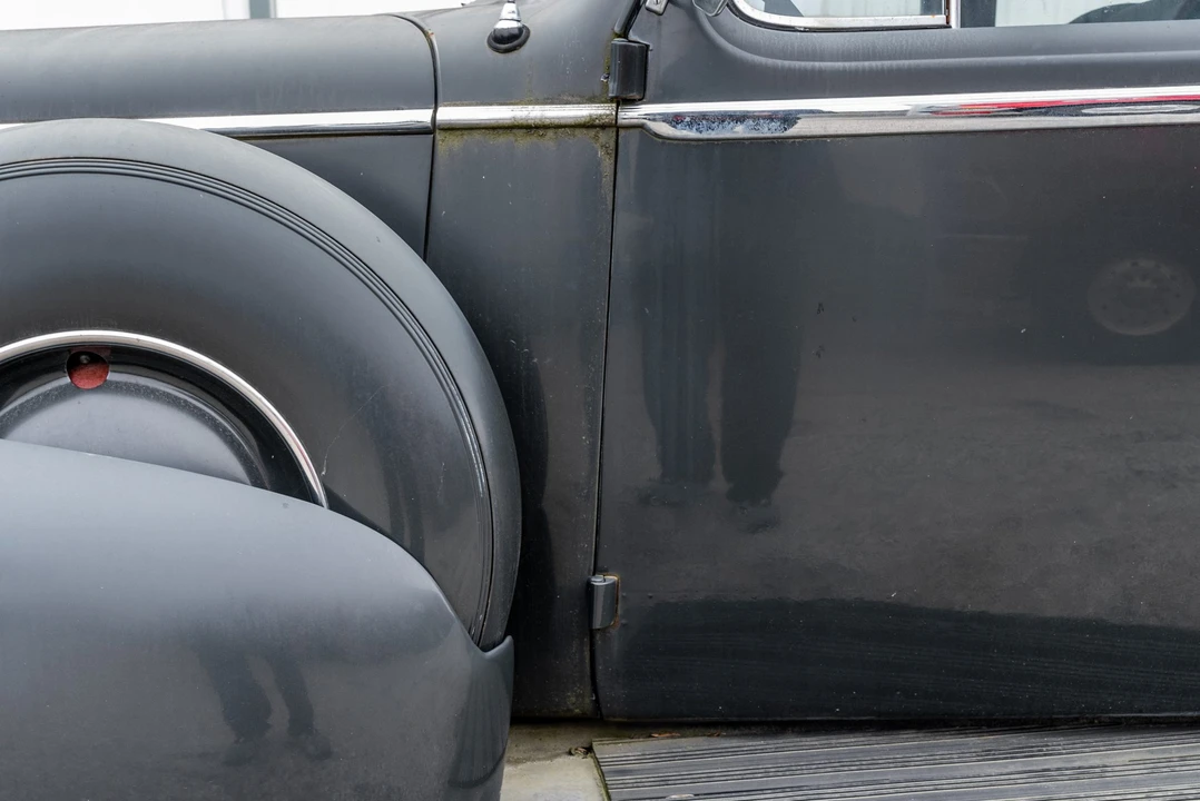 1937 Cadillac V-12 - Image 26 of 31