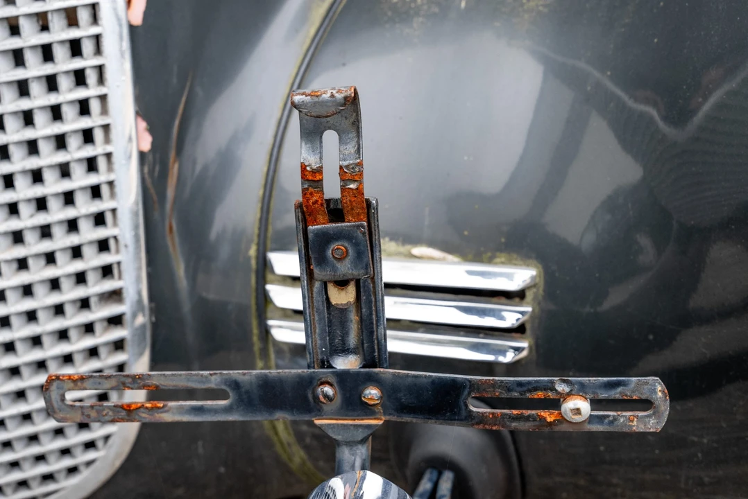 1937 Cadillac V-12 - Image 18 of 31