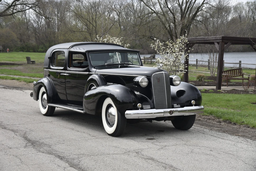 1937 Cadillac V-12 - Image 2 of 31