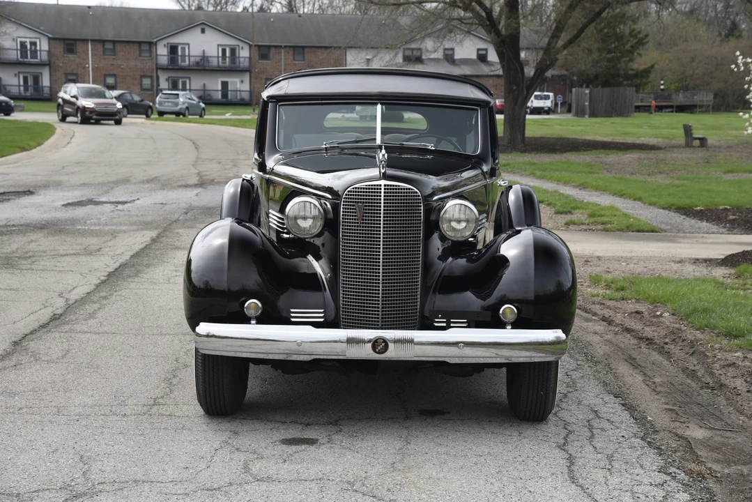 1937 Cadillac V-12 - Image 8 of 31